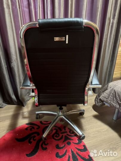 Офисное кресло руководителя бу кожаное