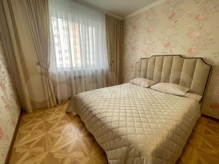 2-к. квартира, 81 м², 4/14 эт.
