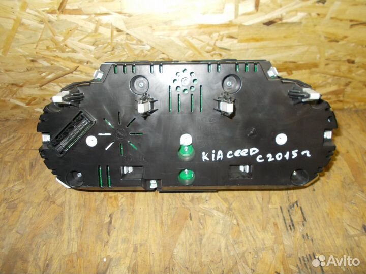 Киа Сиид щиток приборов