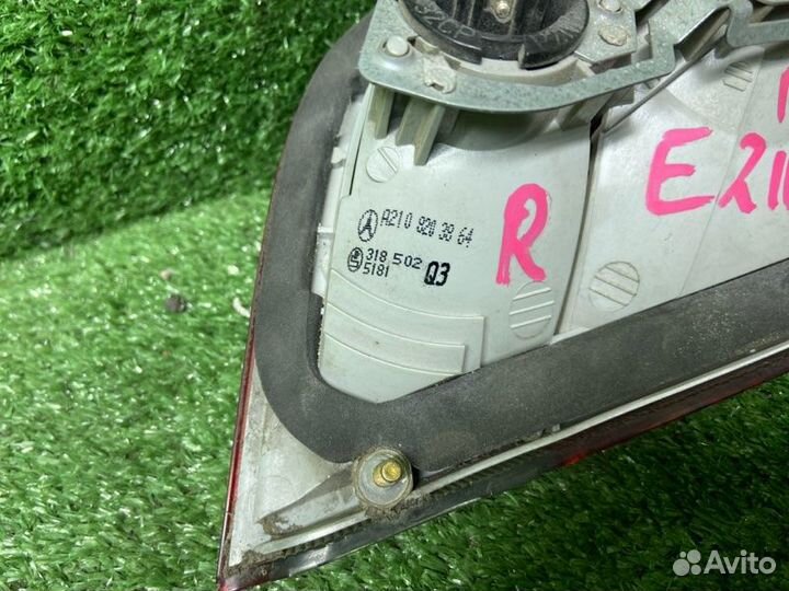 Фонарь задний правый Mercedes-Benz E W210