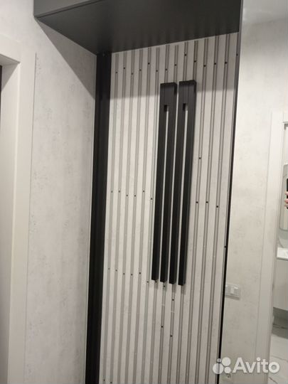 Вешалка настенная