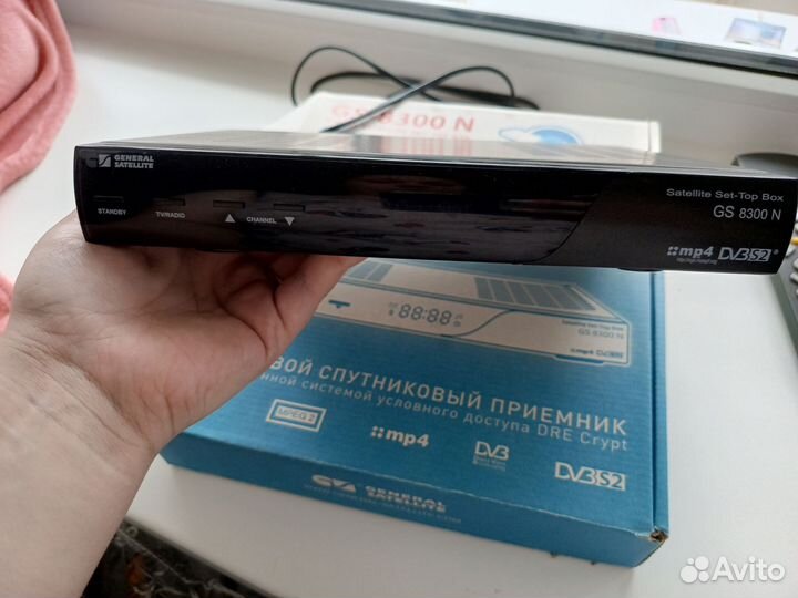 Цифровой спутниковый приемник триколортв