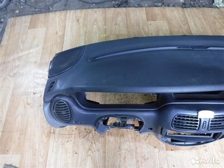 Торпедо renault Megane I 1999-2004