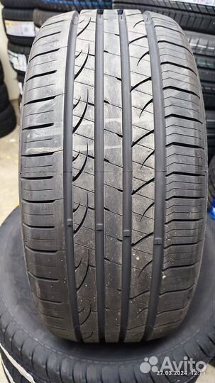 Fortune FSR702 275/35 R18 99W