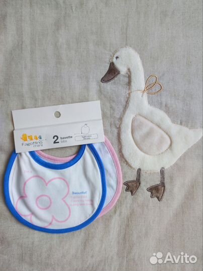 Слюнявчик для девочки
