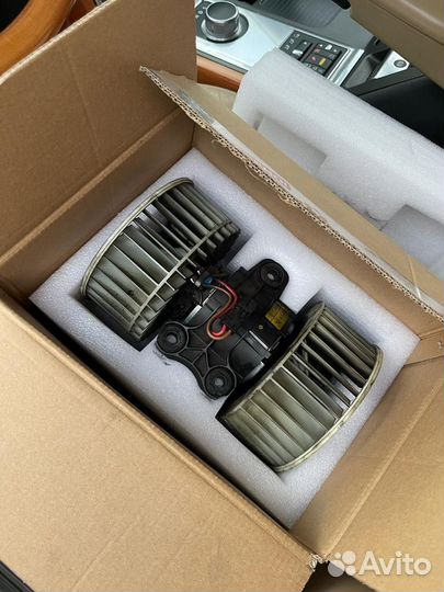 Моторчик печки Land Rover 4.4 (L322)