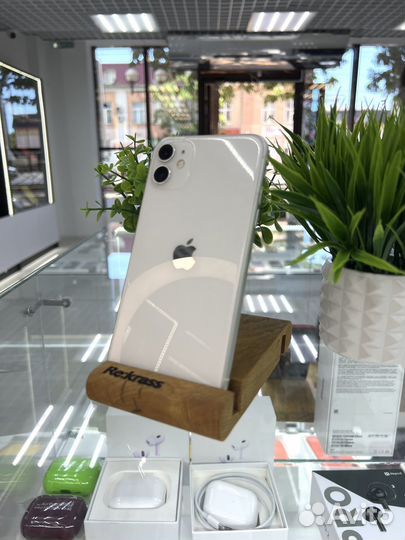 iPhone 11, 128 ГБ