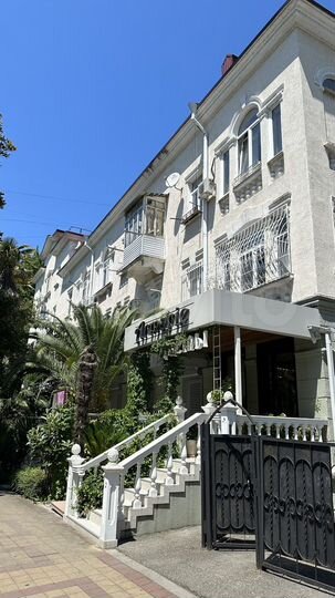 2-к. квартира, 57 м², 2/4 эт.