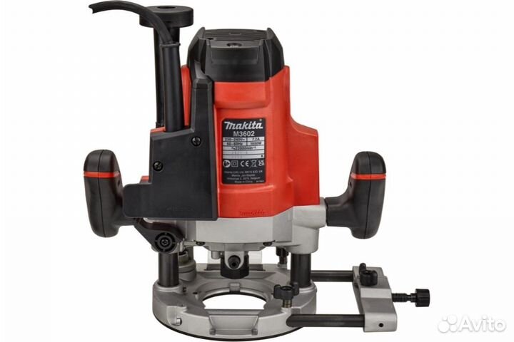 Фрезер makita M3602