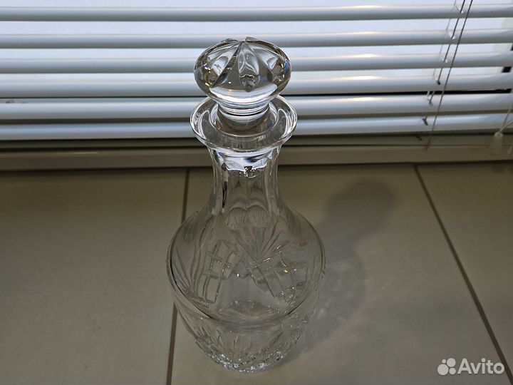 Хрустальный графин и стопки СССР