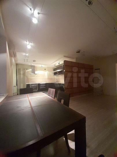 4-к. квартира, 110,8 м², 2/5 эт.