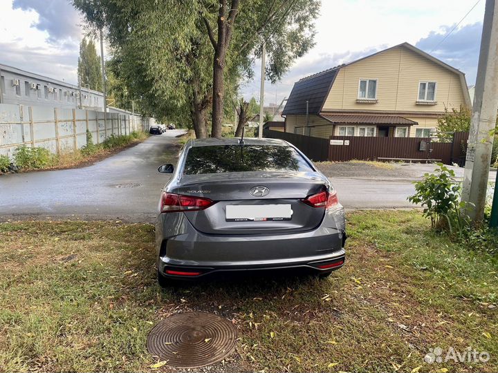 Hyundai Solaris 1.6 AT, 2021, битый, 102 000 км