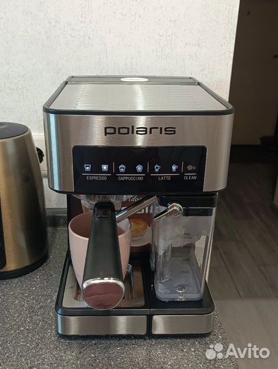 Кофеварка рожковая Polaris PCM 1541E