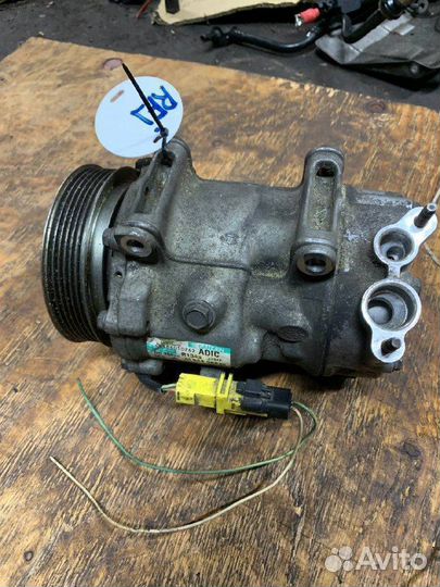 Компрессор кондиционера Peugeot 407 2004-2011 RFJ