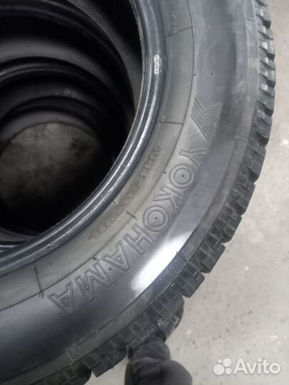 Yokohama A043 215/65 R16 30N