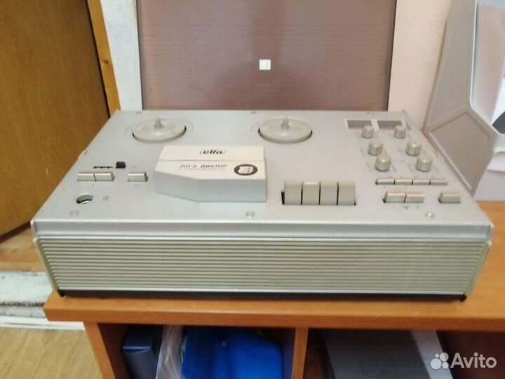 Катушечный магнитофон Элфа 201-3 диктор