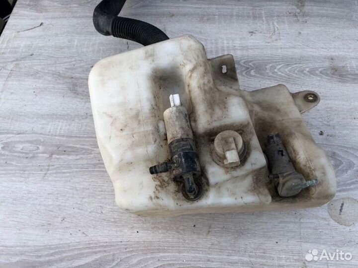 Бачок омывателя Discovery 3 Range Rover Sport