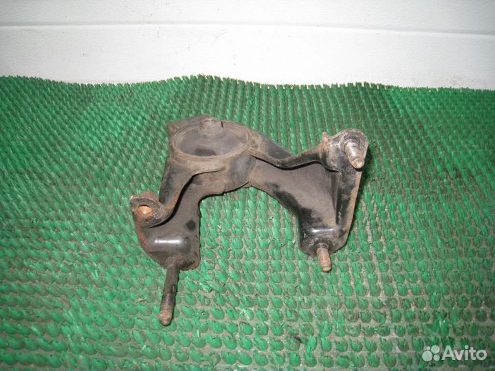 Опора (подушка) двигателя задняя Toyota Corolla E