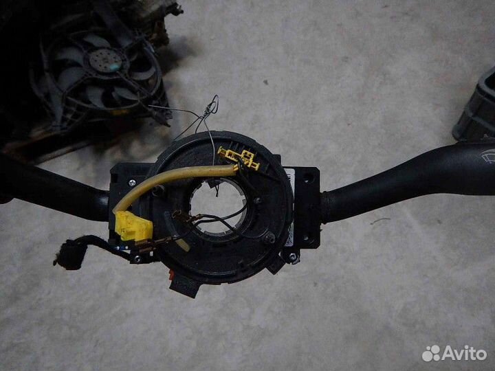 Переключатель подрулевой (стрекоза) Skoda Octavia