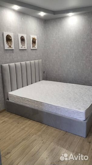 Кровать двухспальная с подьемным механизмом