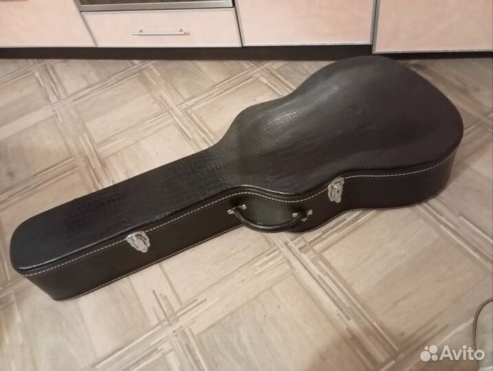 Жёсткий кейс для гитары / обмен