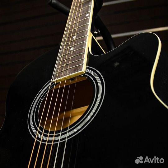 Акустическая гитара + комплект