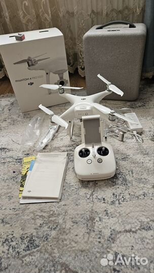 Квадрокоптер DJI Phantom 4 V 2.0