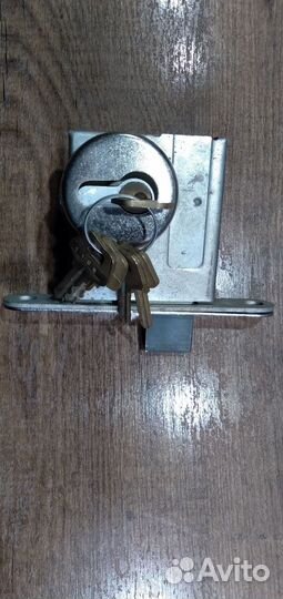 Замок СССР и 5 ключей бронза