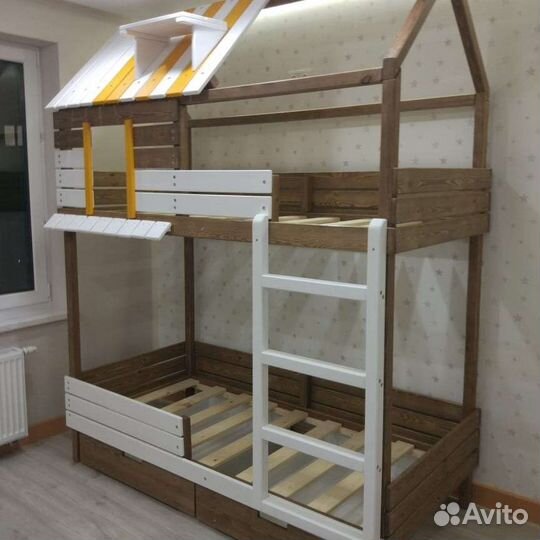 Детская кроватка домик двухъярусная