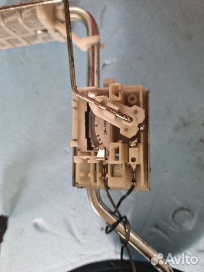 Датчик уровня топлива Hyundai Santa Fe 1 2008