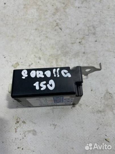 Блок управления дверьми Toyota Corolla E150