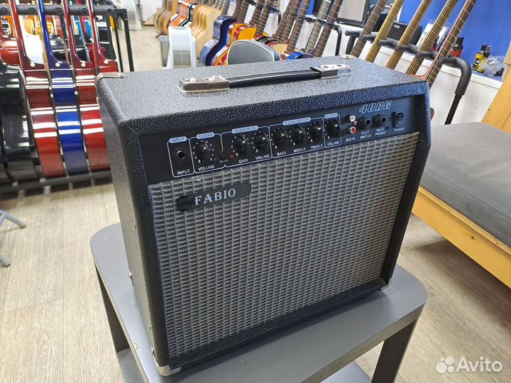 Комбоусилитель 40 Вт