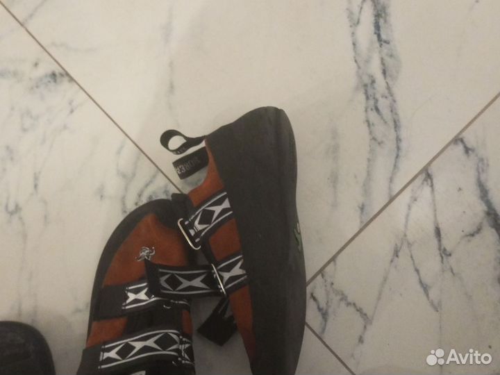 Спортивная обувь скальники