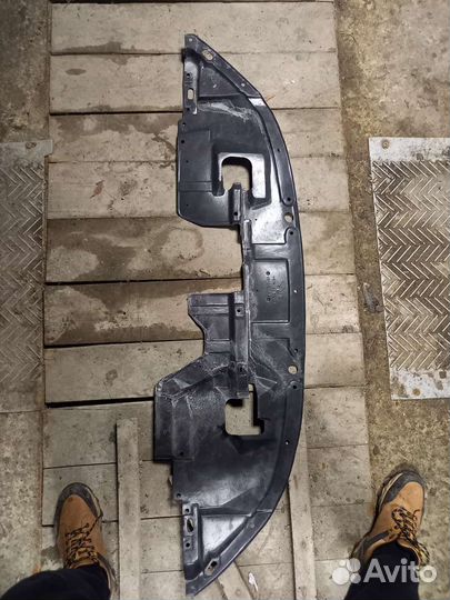 Пыльник двигателя аутлендер