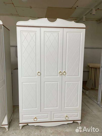 3-х дверные шкаф для детской комнаты