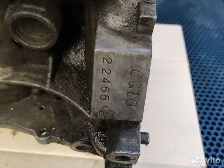 Блок двигателя Nissan March k11 CG10