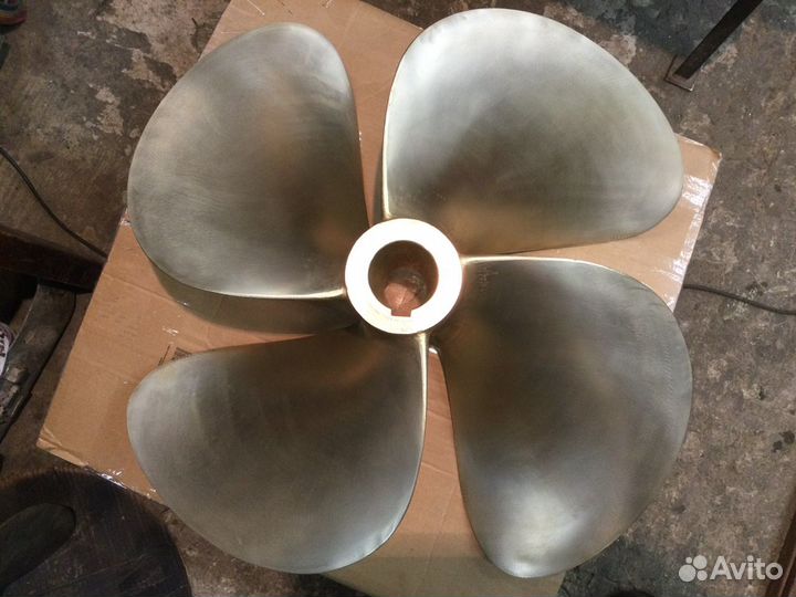Комплект гребных винтов Azimut-55 новый
