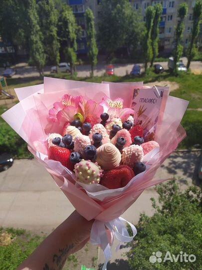 Клубника в шоколаде.Съедобные букеты