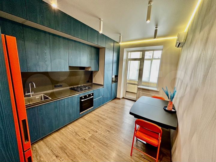 2-к. квартира, 70 м², 10/14 эт.