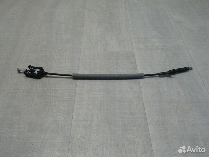 Трос замка двери задний Skoda Fabia 2 1.2 CGP 2012