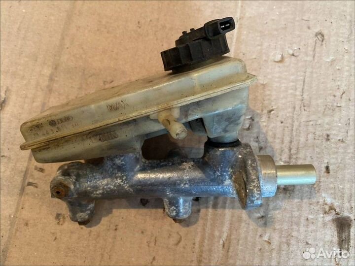 Главный тормозной цилиндр Audi 100