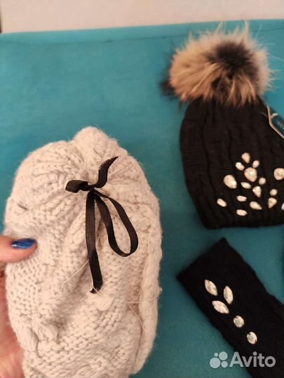 Шапки со стразами, с натуральным помпоном