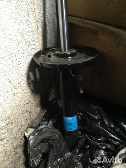 Передний амортизатор мерседеса Е 211