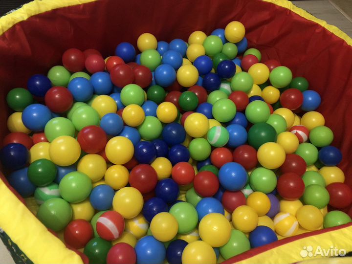 Бассейн с шариками и кубики в подарок