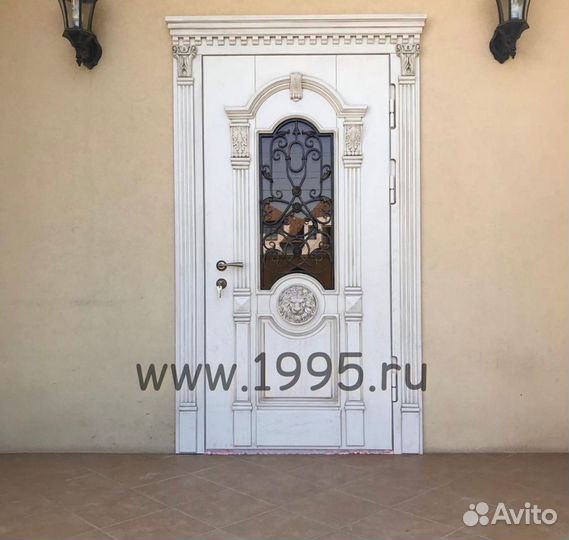 Дверь входная металлическая со стеклом