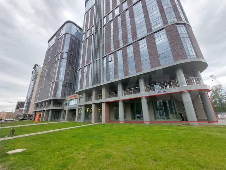 Помещение с витринами на 1 этаже бц, 132 м²