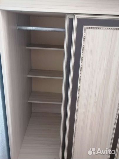 Кровать-чердак для двоих подростков, с антресолью