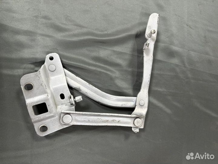 Петля капота левая Omoda C5