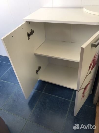 Тумба белая