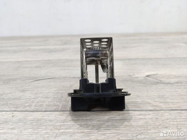 Резистор вентилятора отопителя citroen C4